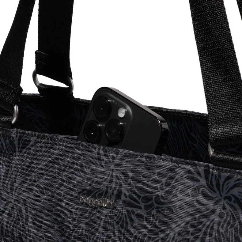 Baggallini Modern Avenue Tote