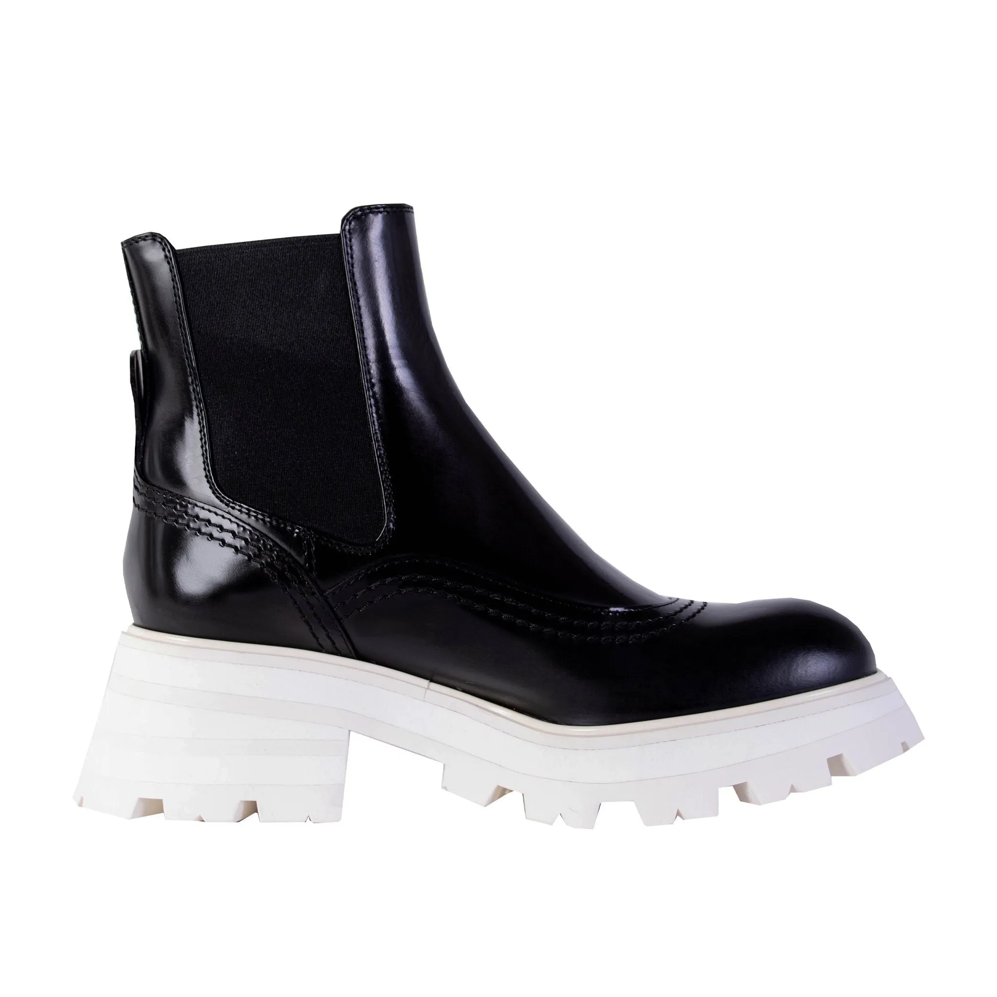 Elegant Leather Chelsea Boots with Flared Sole