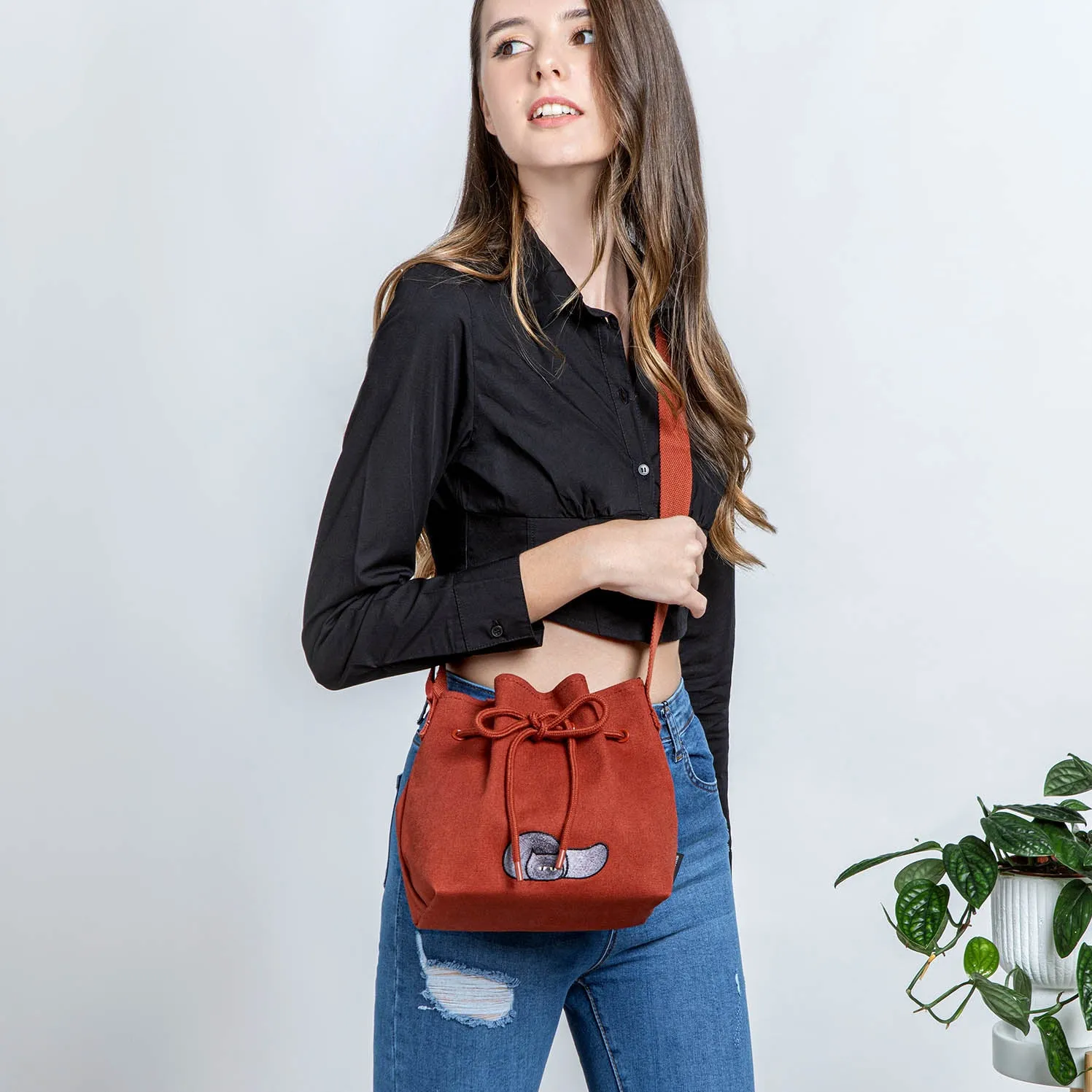 Furry Bucket 73 Crossbody bag