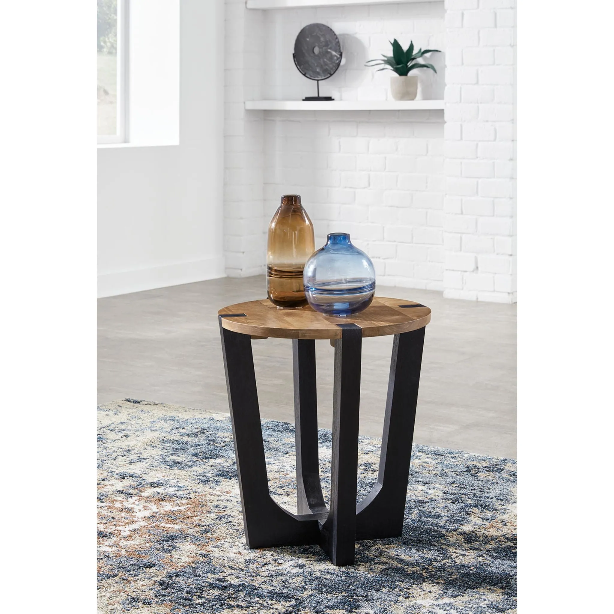 Hanneforth End Table - Brown/Black