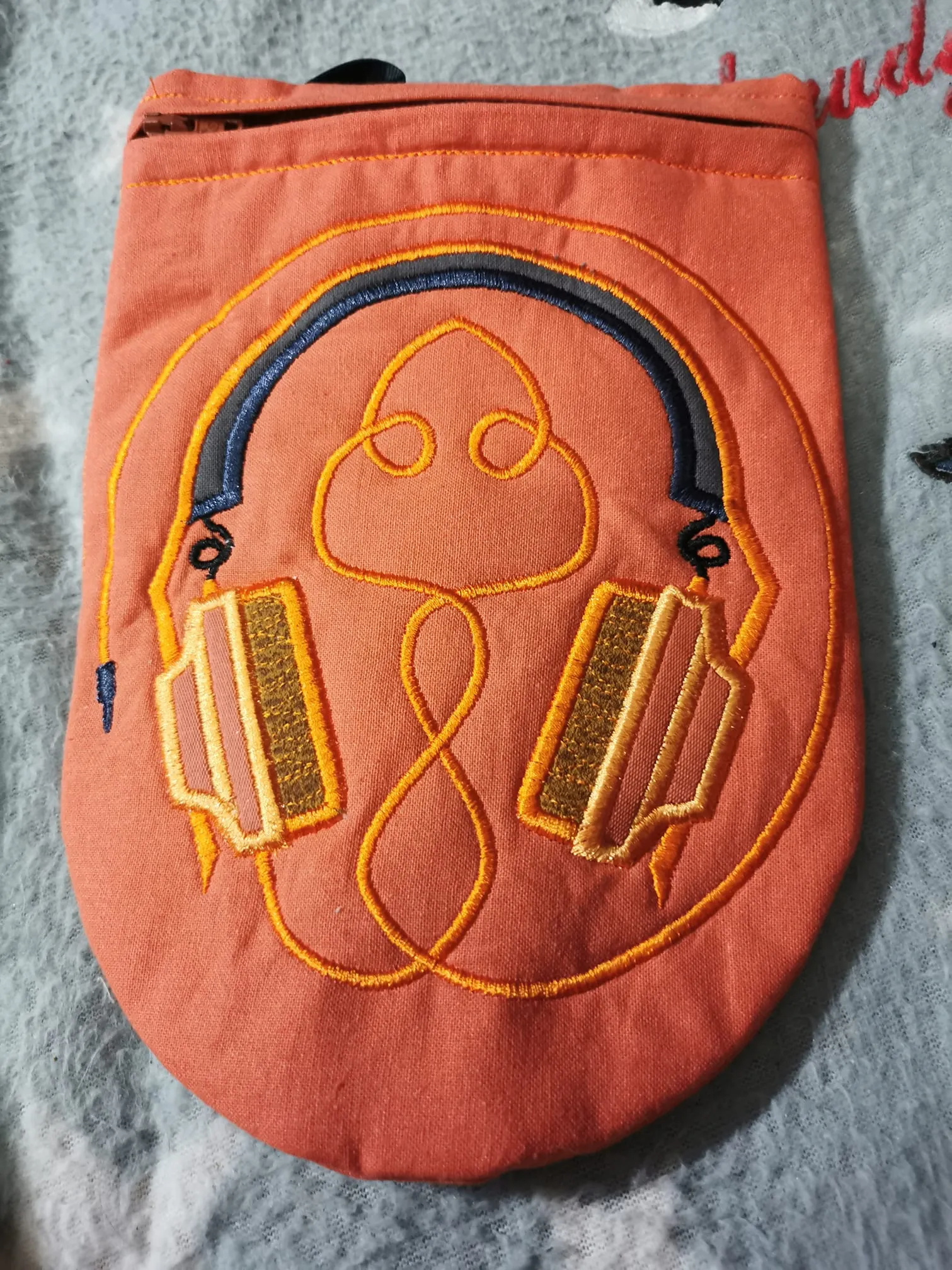 Headphone Zipper Case 6x10 7x12