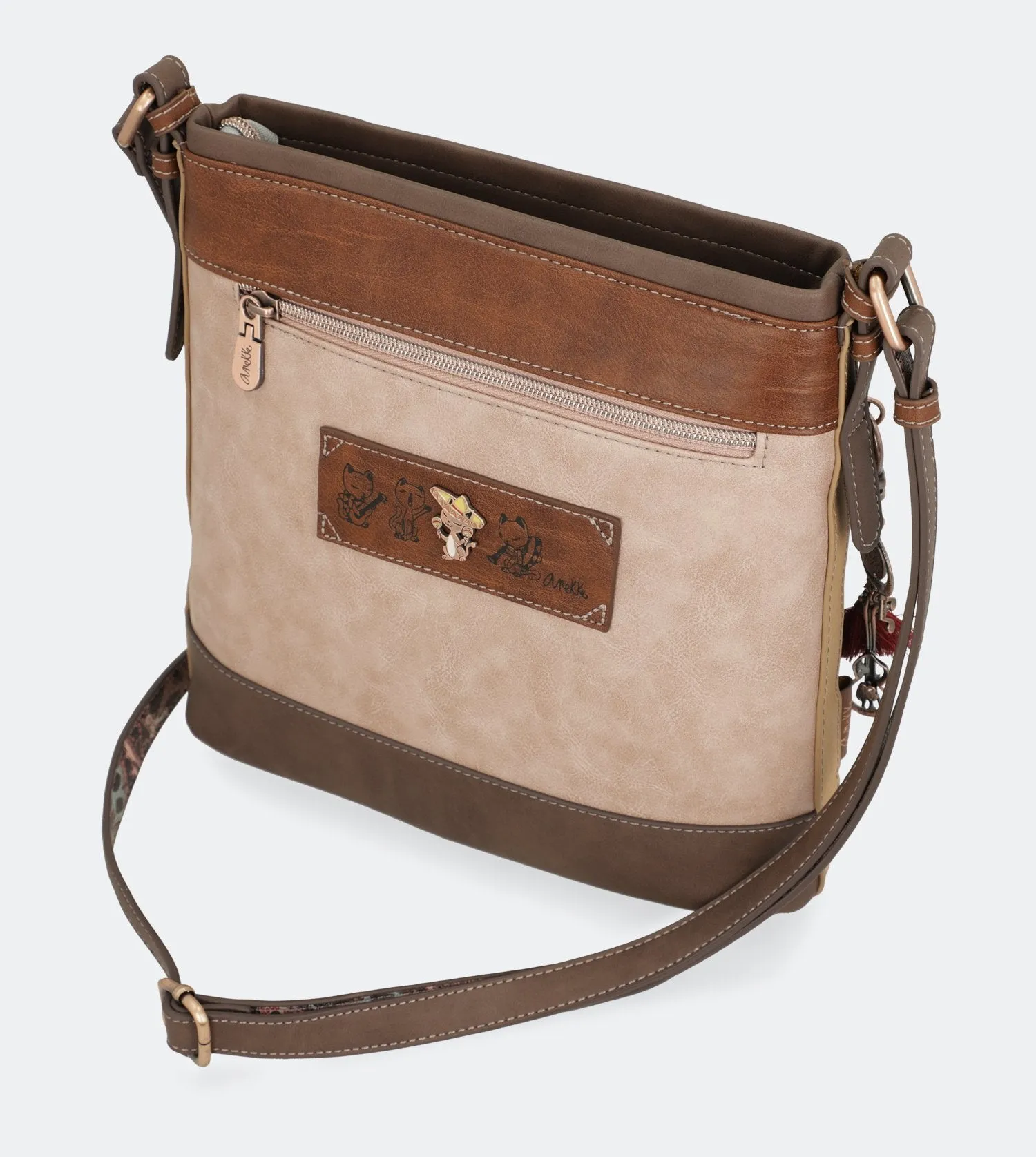 Ixchel Crossbody bag with a zip