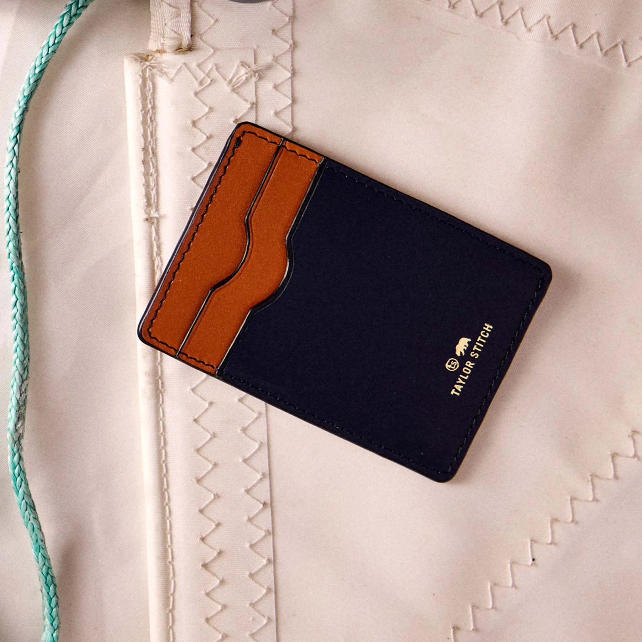 The Minimalist Wallet in Navy