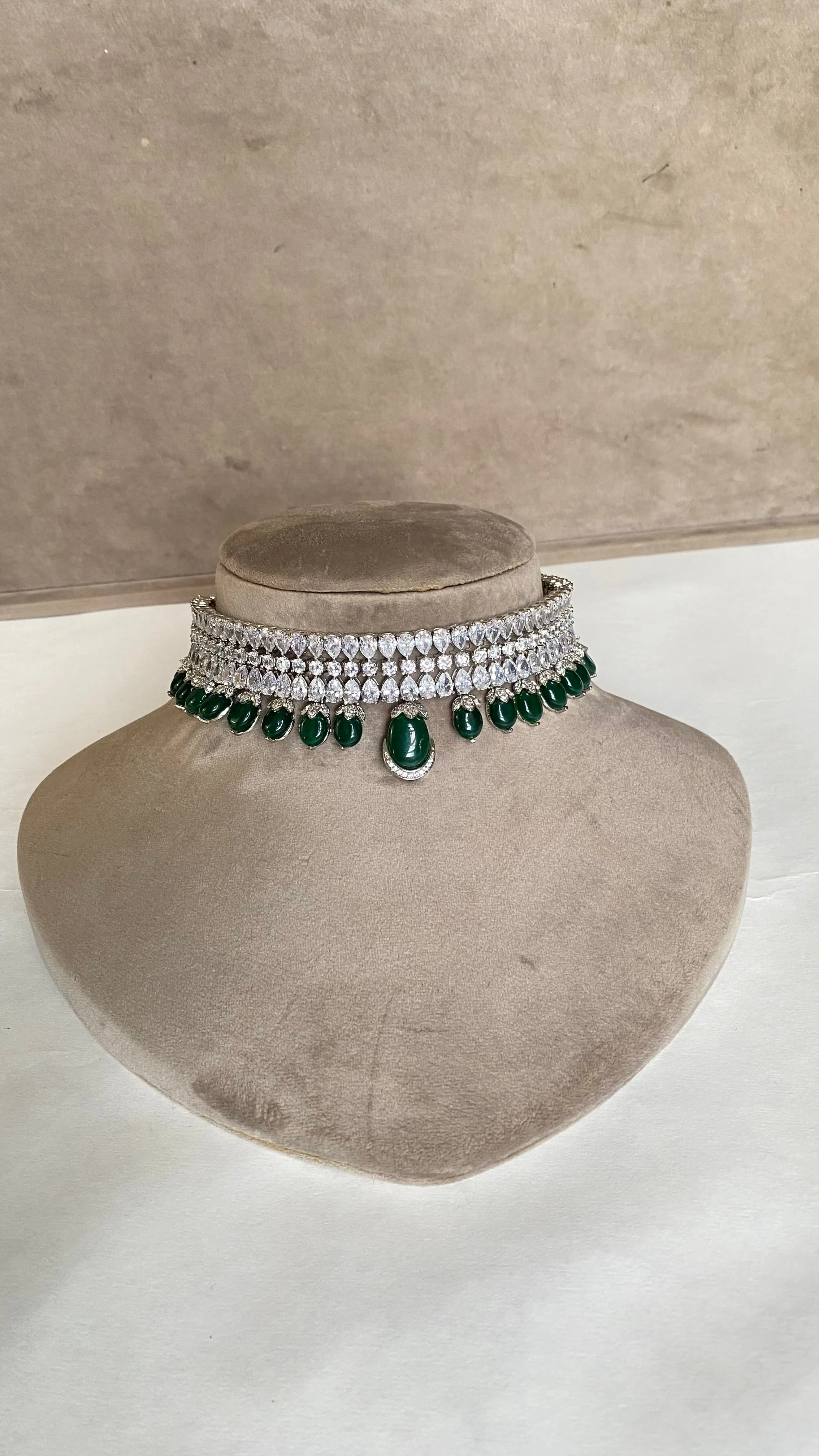 Zircon choker green set